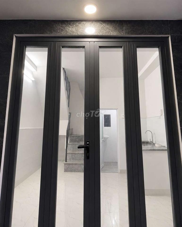 Nhà 3 tầng Ngay Ngã tư Lạc Long Quân Âu Cơ