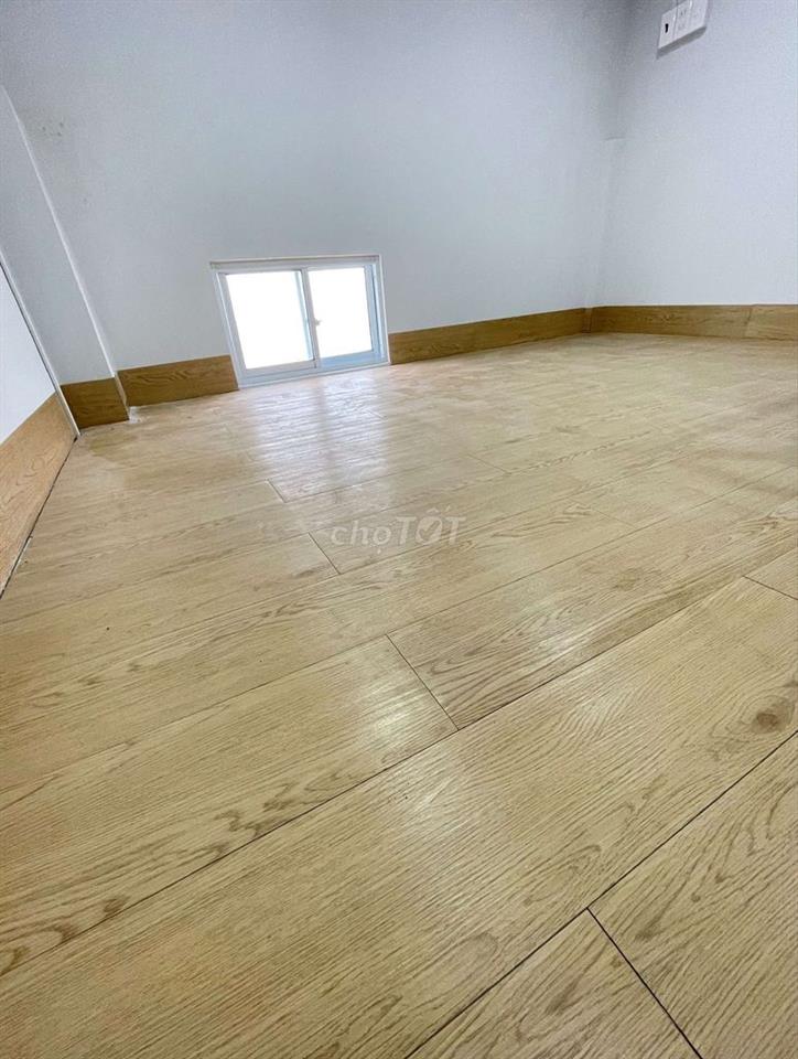 Nhà 3 tầng ngay Lạc Long Quân Âu Cơ