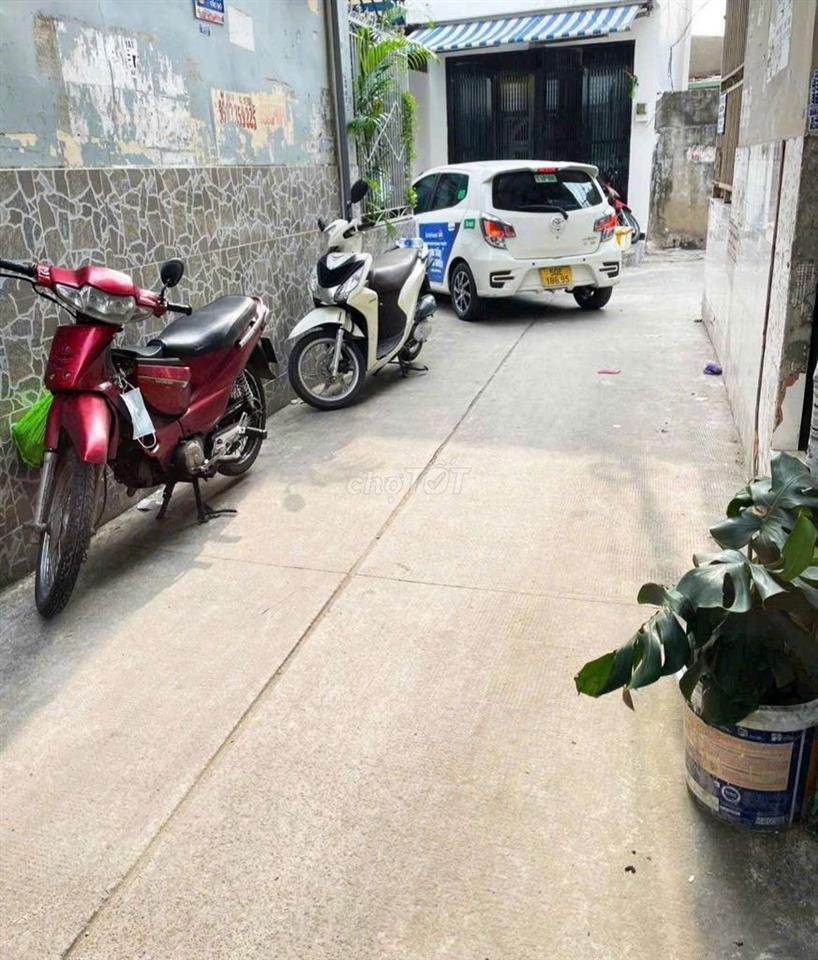 Nhà 3 tầng Ngay Lạc Long Quân Âu Cơ 