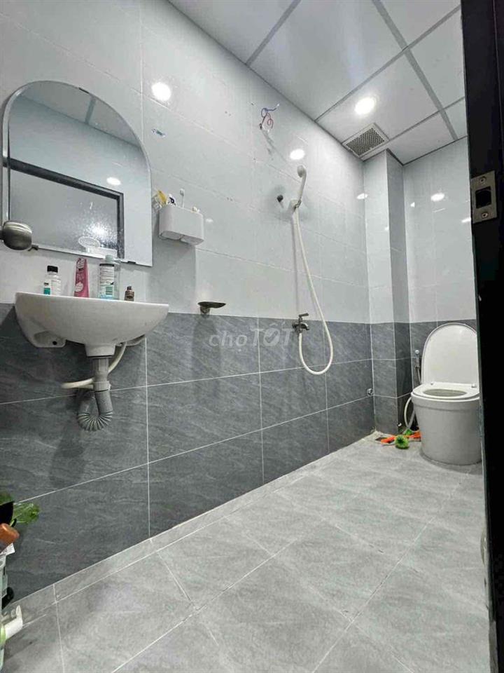 Sốc ! Giảm 250tr. chỉ còn 4tỷ850 TL nhẹ. 44m2 hẻm 1/ Hoà Bình