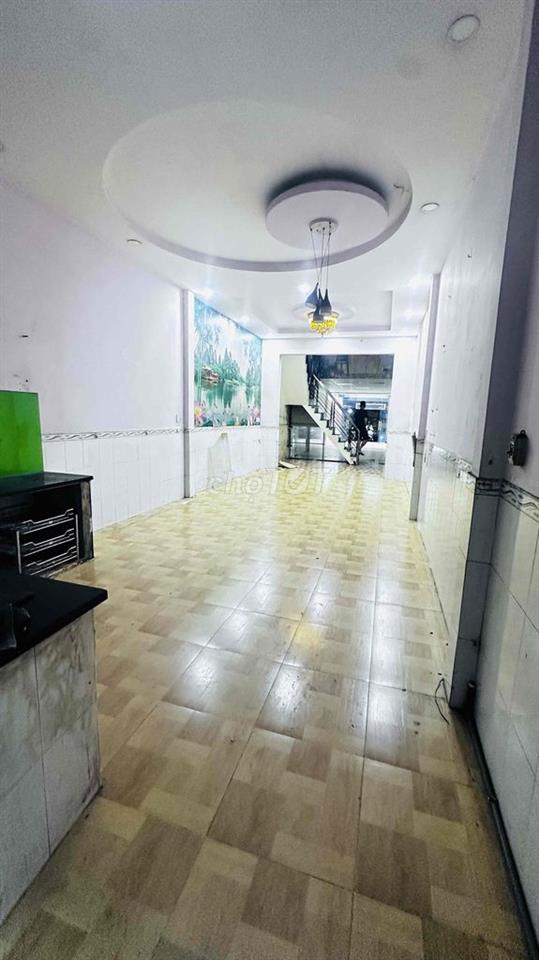 cần bán gấp nhà mặt tiền đường hương lộ 2  đối diện chợ