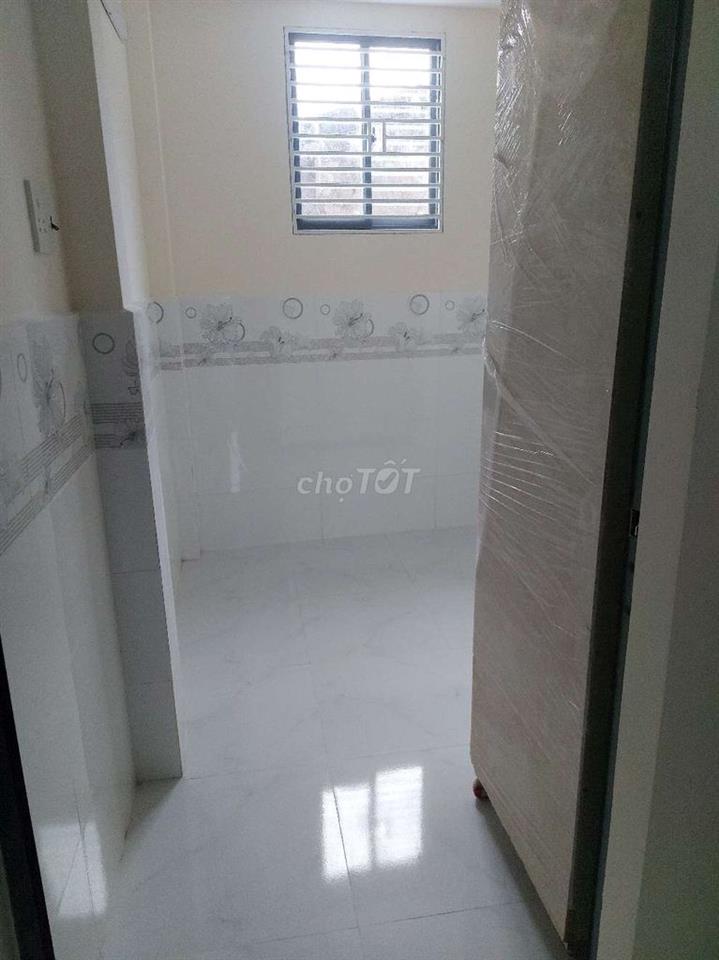Bán nhà hẻm Lạc Long Quân