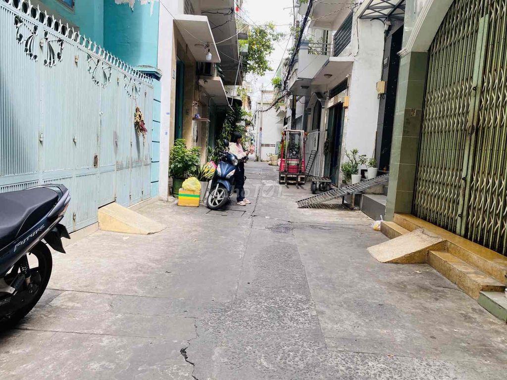 Bán nhà đường Thái Phiên p2 q11 gia 6tỷ4