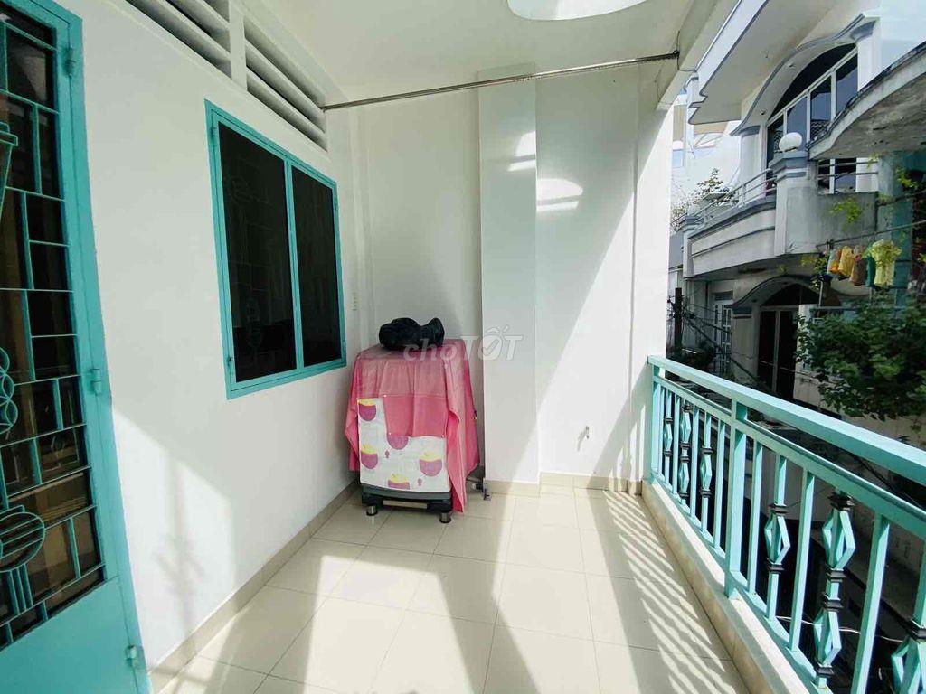 Bán nhà đường Thái Phiên p2 q11 gia 6tỷ4