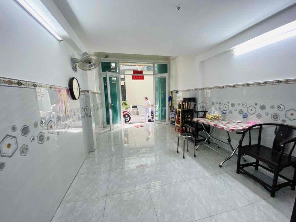 Bán nhà đường Thái Phiên p2 q11 gia 6tỷ4