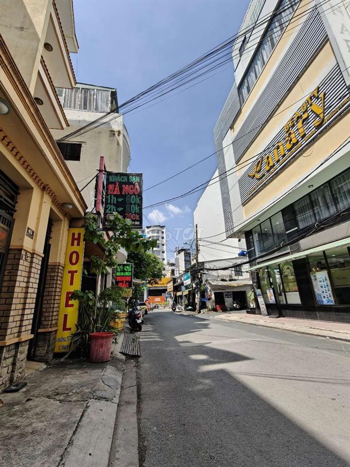 CỘNG HÒA P.13 KẾ SÂN BAY - HIẾM NHÀ BÁN - NHÀ 4 TẦNG 90M2 HƠN 5M NGANG