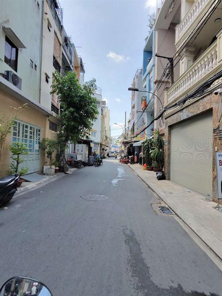 NHÀ 4 TẦNG VỊ TRÍ ĐẸP NGAY CHỢ HOÀNG HOA THÁM, KHU K300, BÀU CÁT