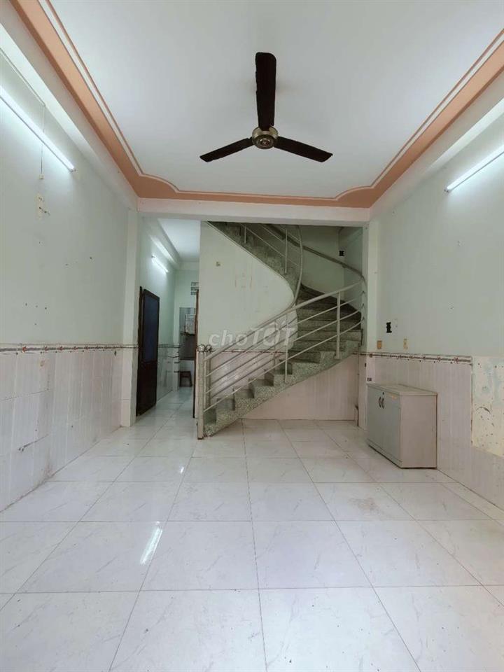 HẺM XE HƠI, LŨY BÁN BÍCH - NGUYỄN SƠN - NHÀ 2 TẦNG ĐÚC 4X13M CHỈ 5 TỶ 