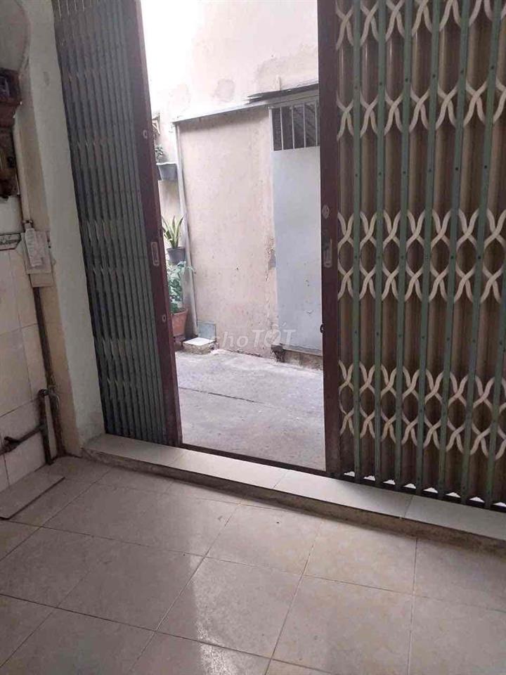 Nhà gần HẺM XE HƠI Đội Cung ngang 3.2m thích hợp gia đình nhỏ