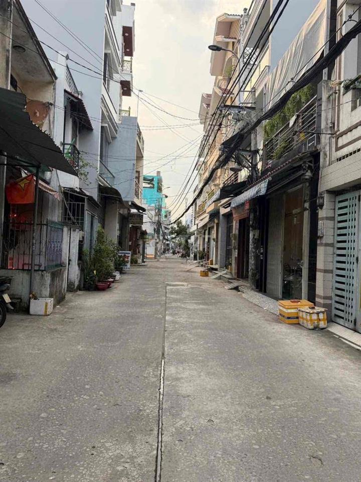 Nhà hẻm xe hơi 4 TẦNG Hoà Bình giáp Đầm Sen vị trí đẹp