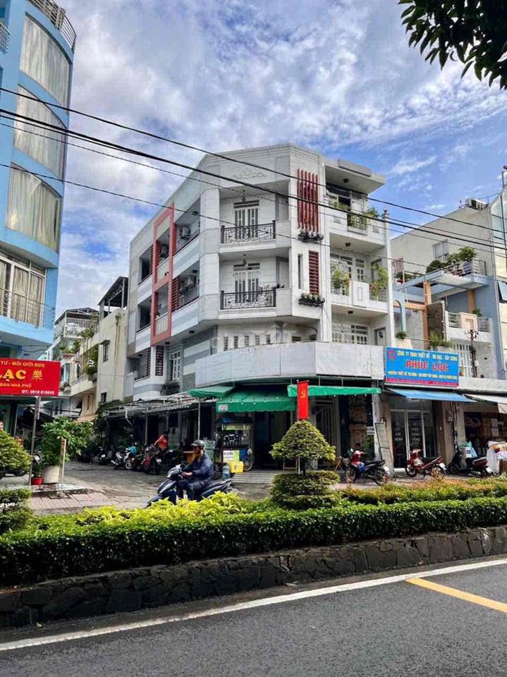 Bán nhà căn góc Quận 11, Giá Rẻ