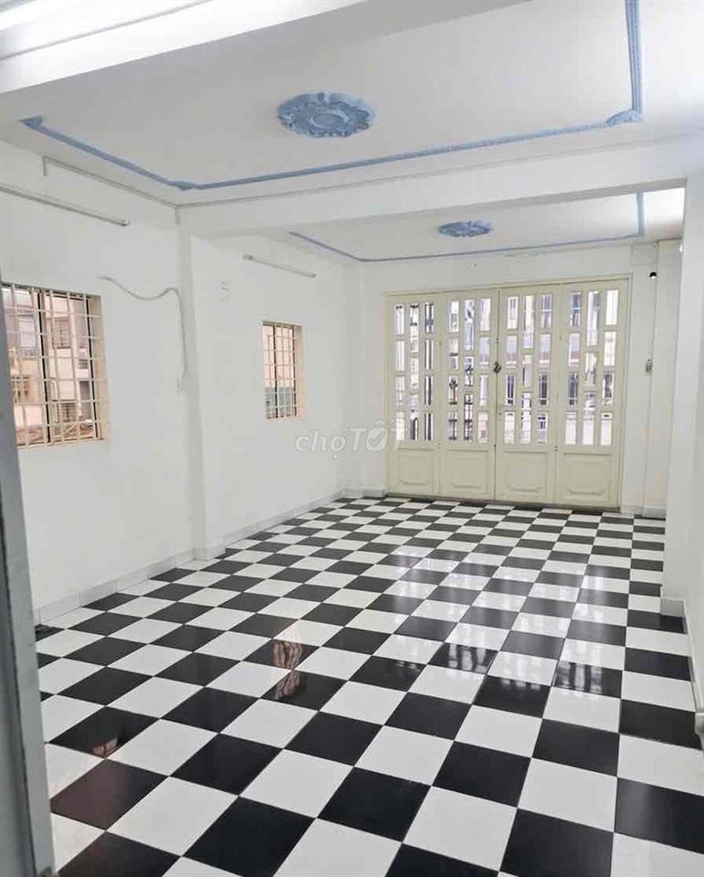 Cho thuê nhà 5 tầng, mặt tiền quận 11 giá rẻ