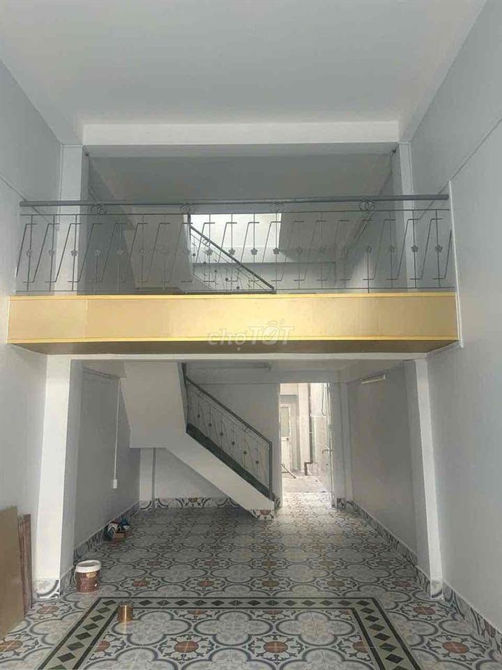 Cho thuê nhà 4 tầng,  Mặt Tiền Nguyễn Phi Khanh, Quận 1