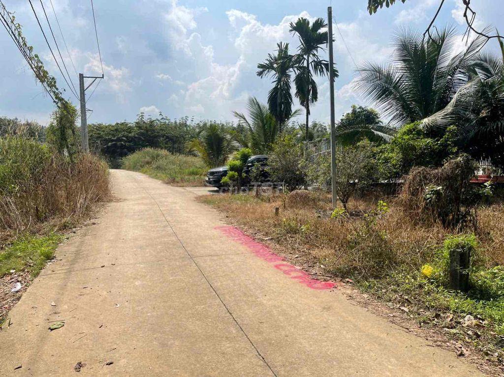 Bán Lô Đất 250m2 Sát Đường DT749A-Cách TP Bến Cát 4km-Thổ Cư 100m