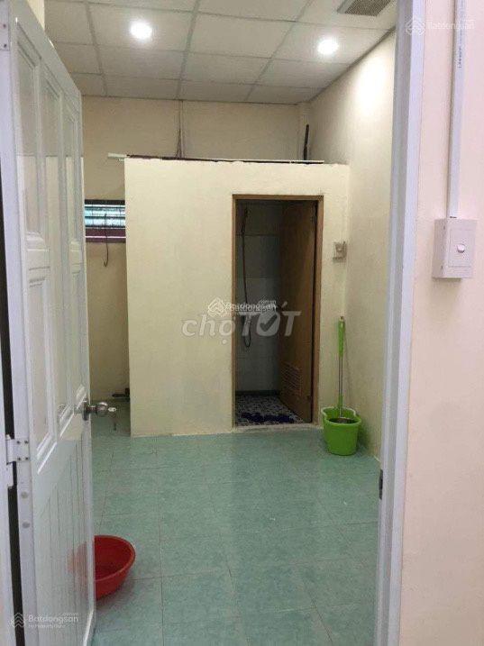Nhà Hẻm Rộng Rãi Quận 11 Xách Vali Vô Ở Liền