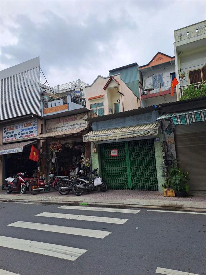 Bán gấp nhà mặt tiền Lê Đại Hành