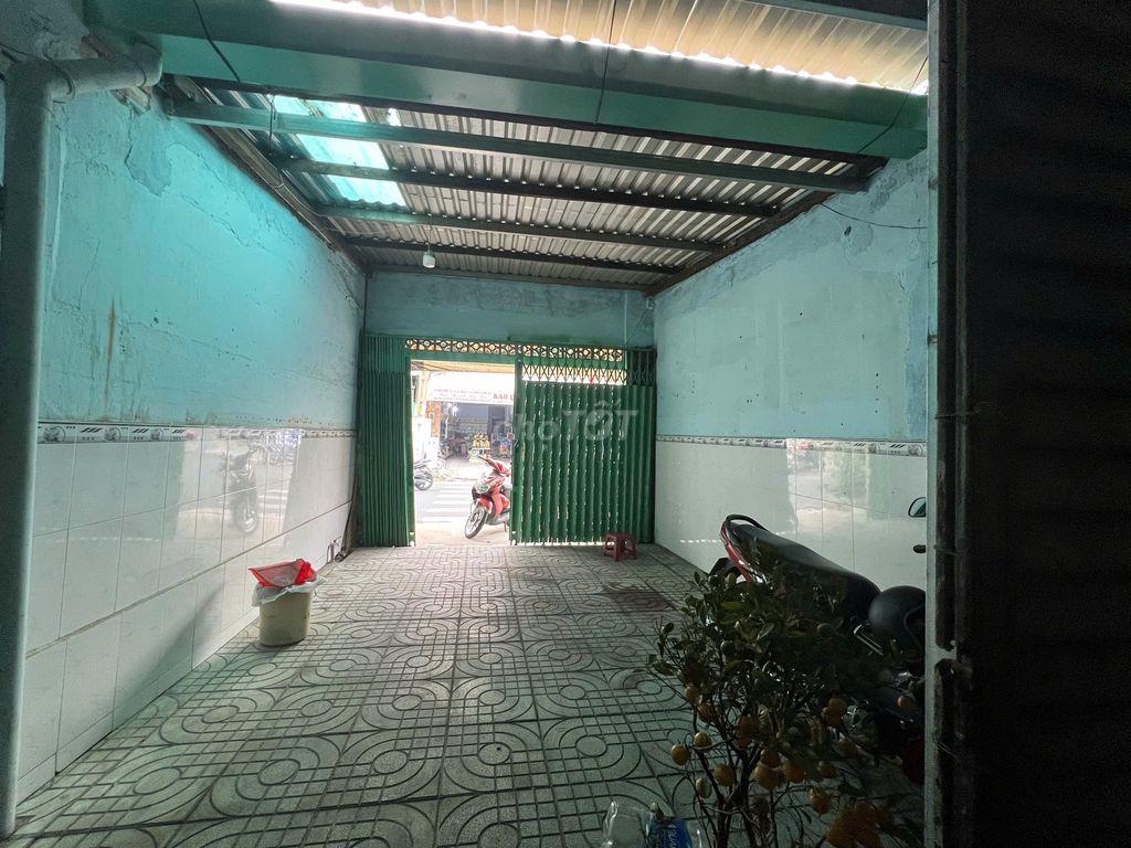 Bán gấp nhà mặt tiền Lê Đại Hành