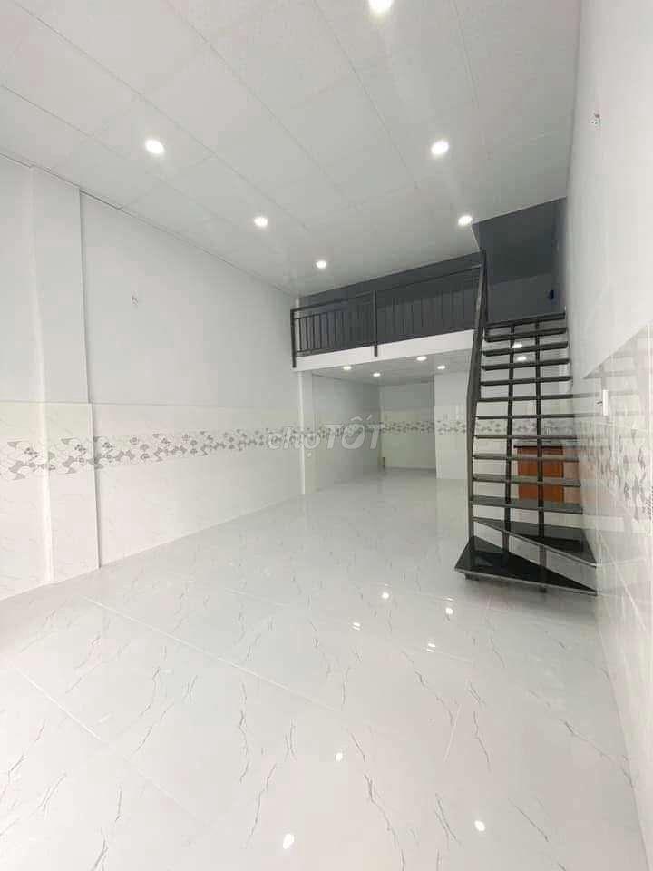 Lac Long Quân Q11. Gần chợ hoa Đầm Sen (1pn, 1wc). Dtsd 60m2