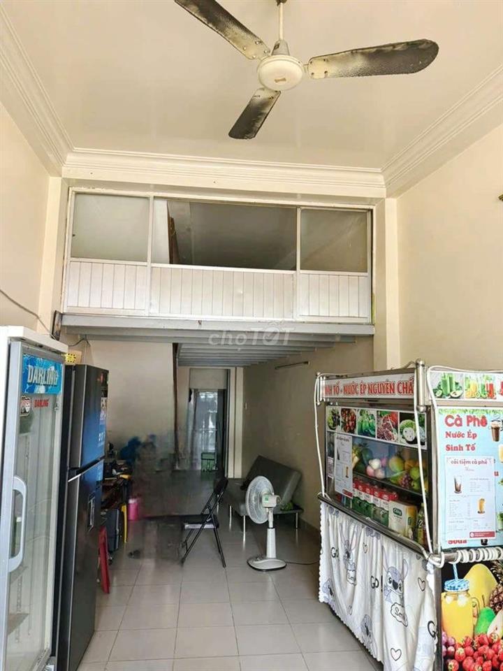 Mặt tiền Tân Sơn Nhì (2pn, 2wc). Dtsd 180m2