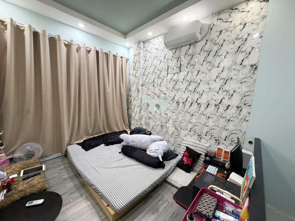 Lạc Long Quân. Tân Bình (1pn, 1wc). Dtsd 72m2