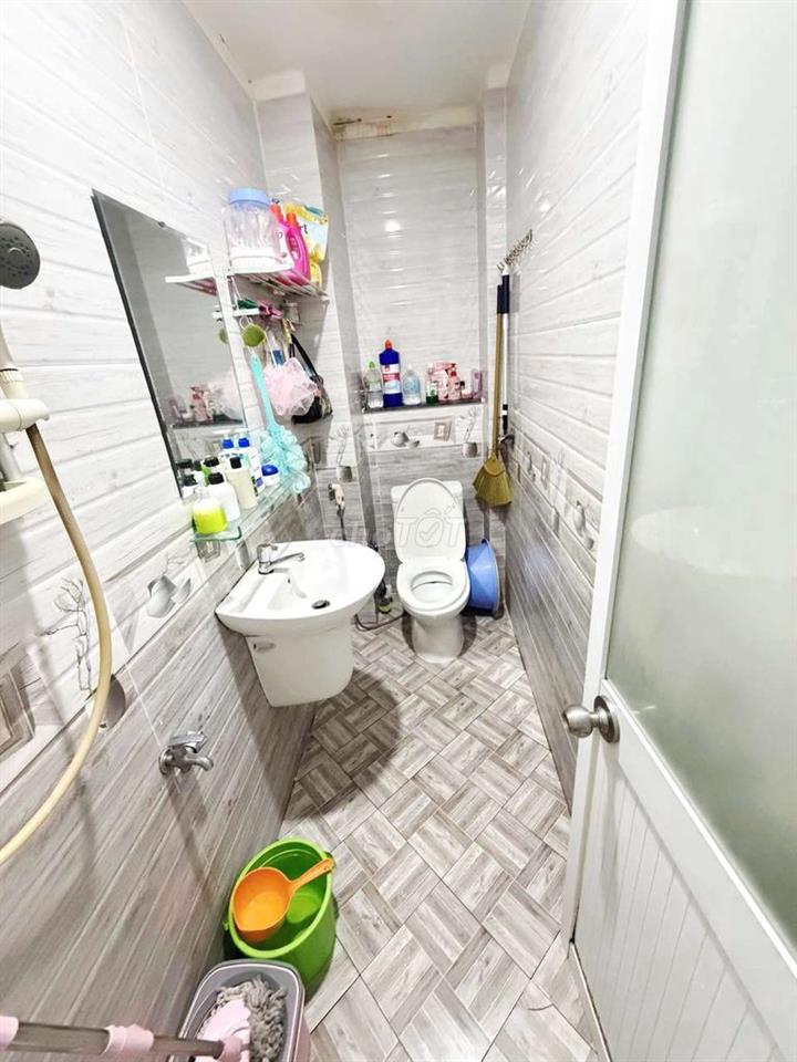 Lạc Long Quân. full nội thất (1pn, 1wc). Hẻm ba gác. DTSD 4M2