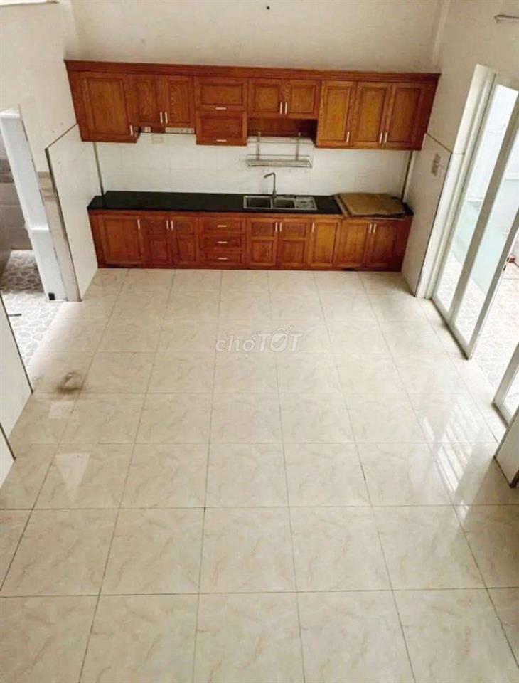 Lũy Bán Bích. Tân Phú 8 x 8 (3pn, 4wc). hẻm xe hơi. Dtsd 256m2