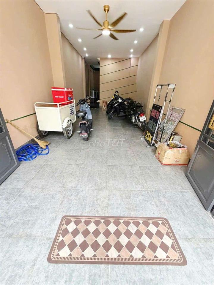 Mặt bằng mặt tiền Hồng Lạc. Tân Bình. Dtsd 45m2. Đường xe tải