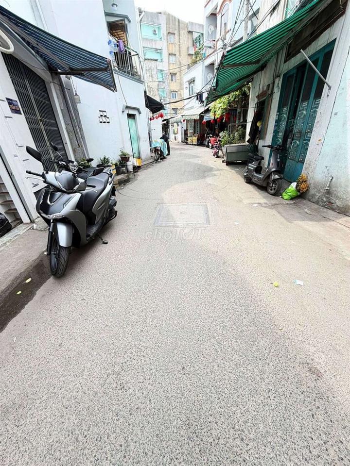 Huỳnh Văn Chính. Tân Phú (2pn, 3wc). Hẻm xe hơi. Dtsd 108m2