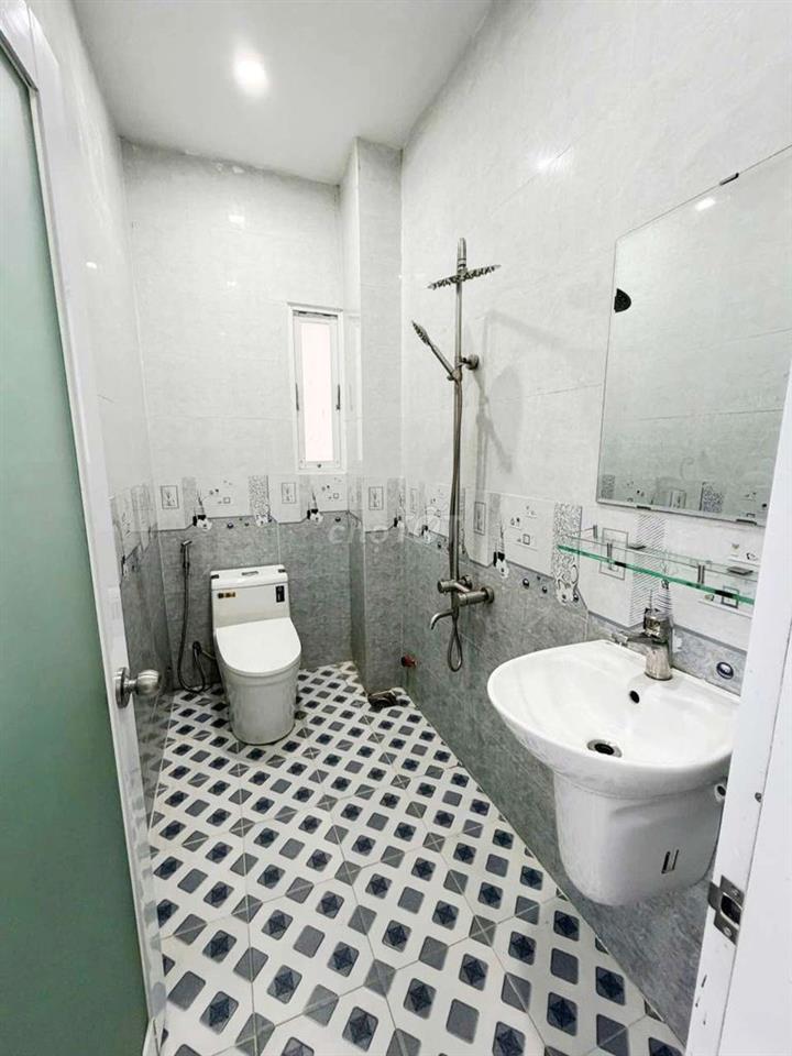 Đường số 22 Lê Văn Quới. (4pn, 5wc). hẻm xe hơi. Dtsd 216m2