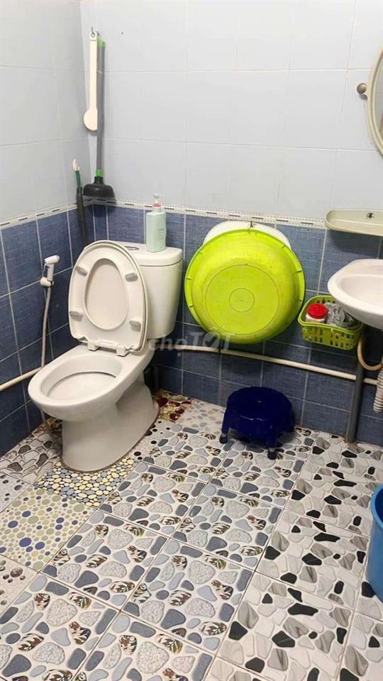 Mặt tiền Hiền Vương. Tân Phú (1pn, 1wc). Dtsd 100m2