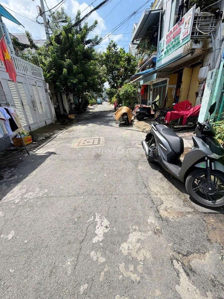 Hoàng Ngọc Phách. ( ngay chợ p18). Tân Phú. (2pn, 1wc). Dtsd 100m2