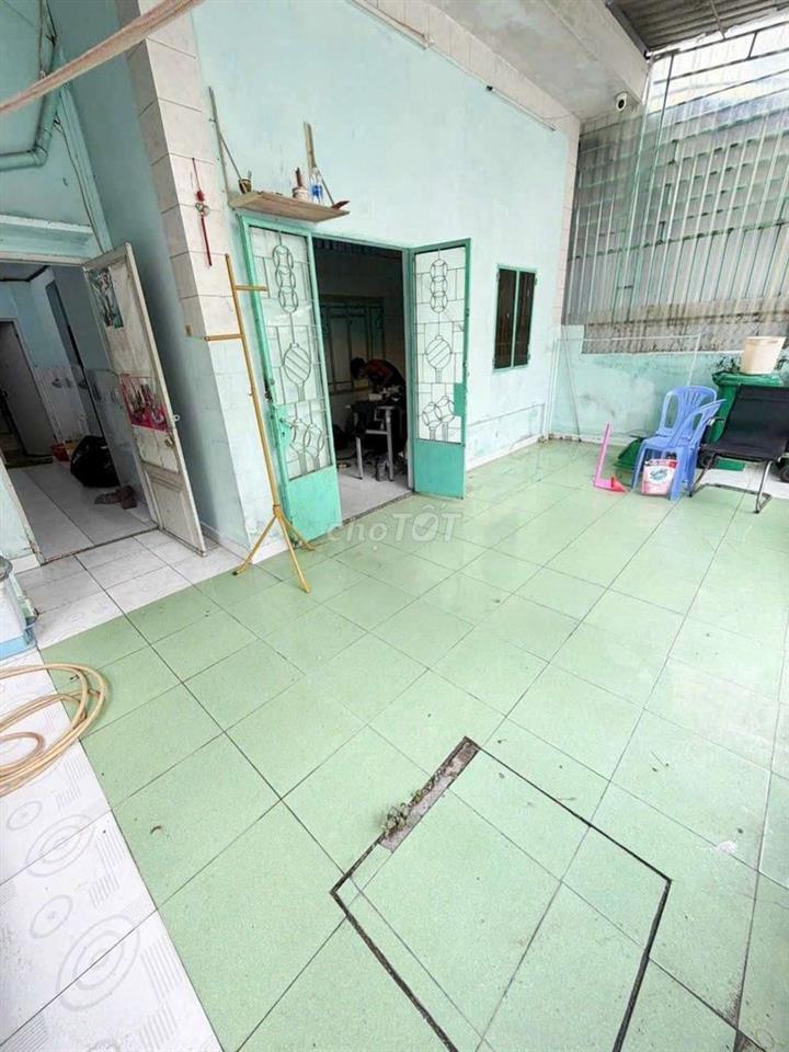 Hoàng Ngọc Phách. ( ngay chợ p18). Tân Phú. (2pn, 1wc). Dtsd 100m2