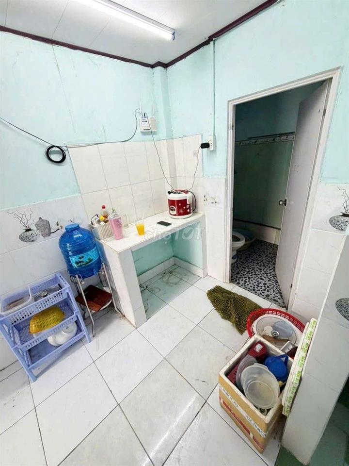 Hoàng Ngọc Phách. ( ngay chợ p18). Tân Phú. (2pn, 1wc). Dtsd 100m2
