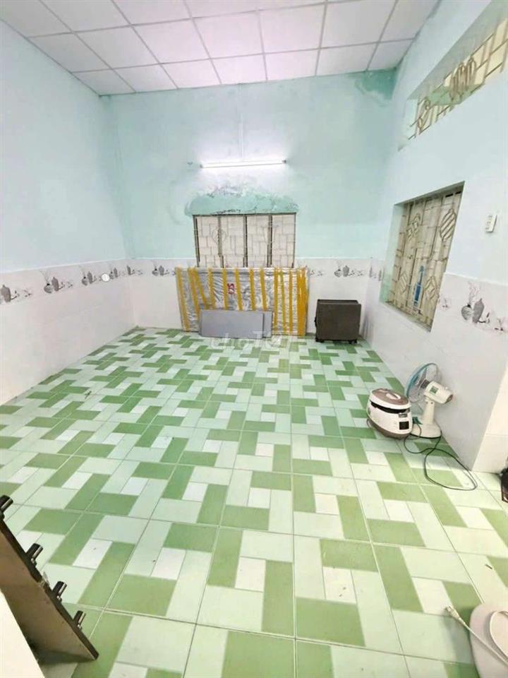 Hoàng Ngọc Phách. ( ngay chợ p18). Tân Phú. (2pn, 1wc). Dtsd 100m2