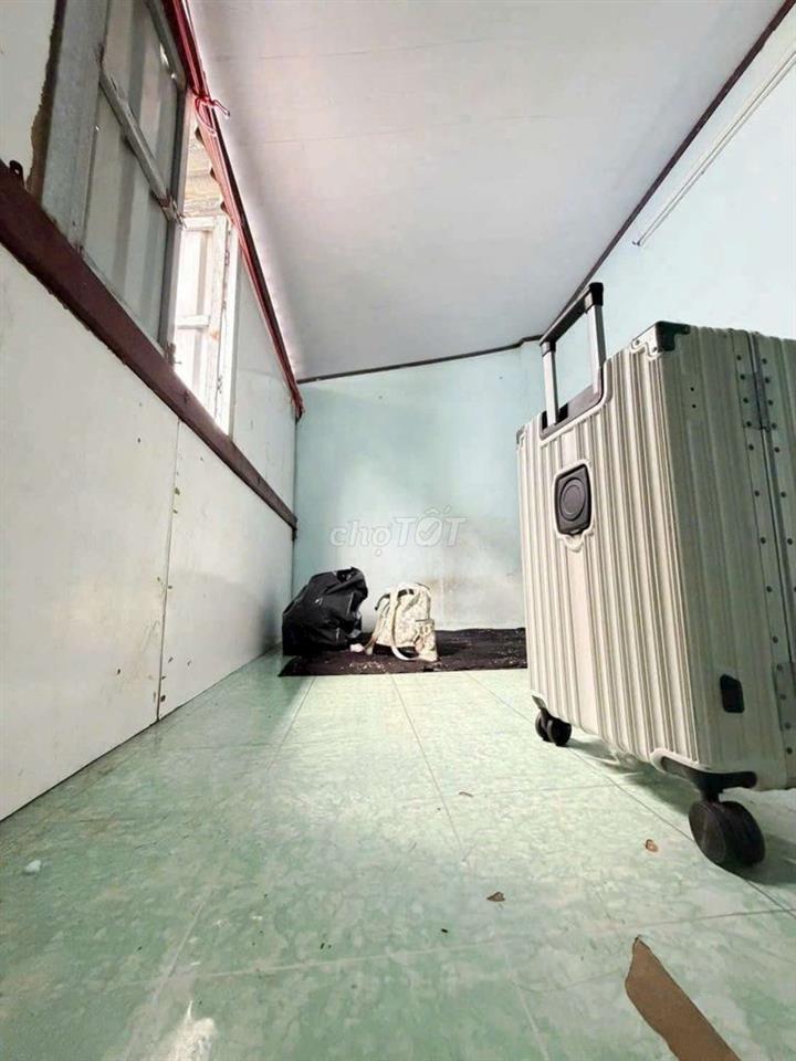 Hoàng Ngọc Phách. ( ngay chợ p18). Tân Phú. (2pn, 1wc). Dtsd 100m2