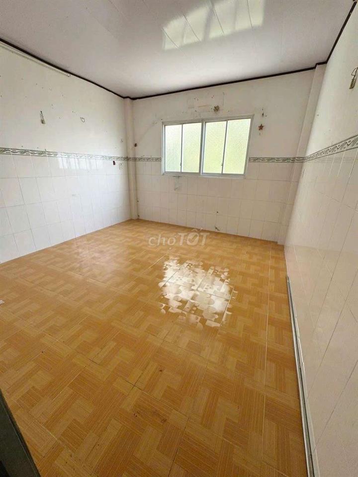 Mặt tiền Đình Nghi Xuân. Bình Tân (2pn, 1wc) Dtsd 80m2. 