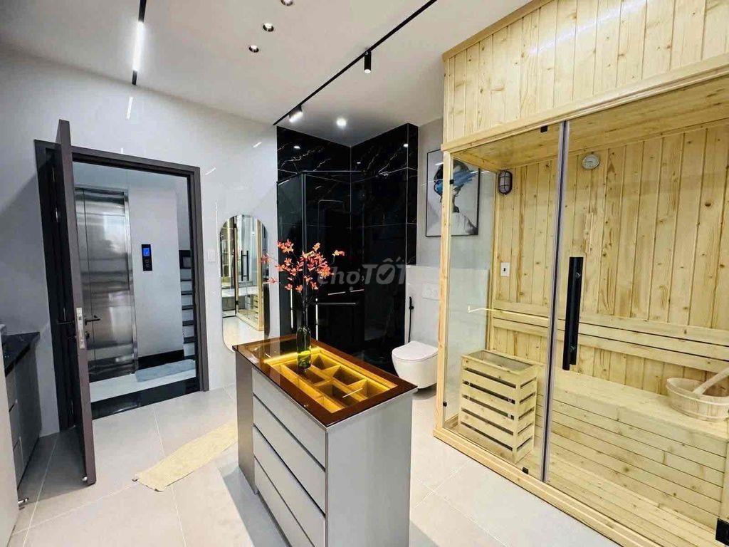 NHÀ MỚI XÂY!!! FULL NỘI THẤT, THANG MÁY - HẺM XE TẢI Lạc Long Quân