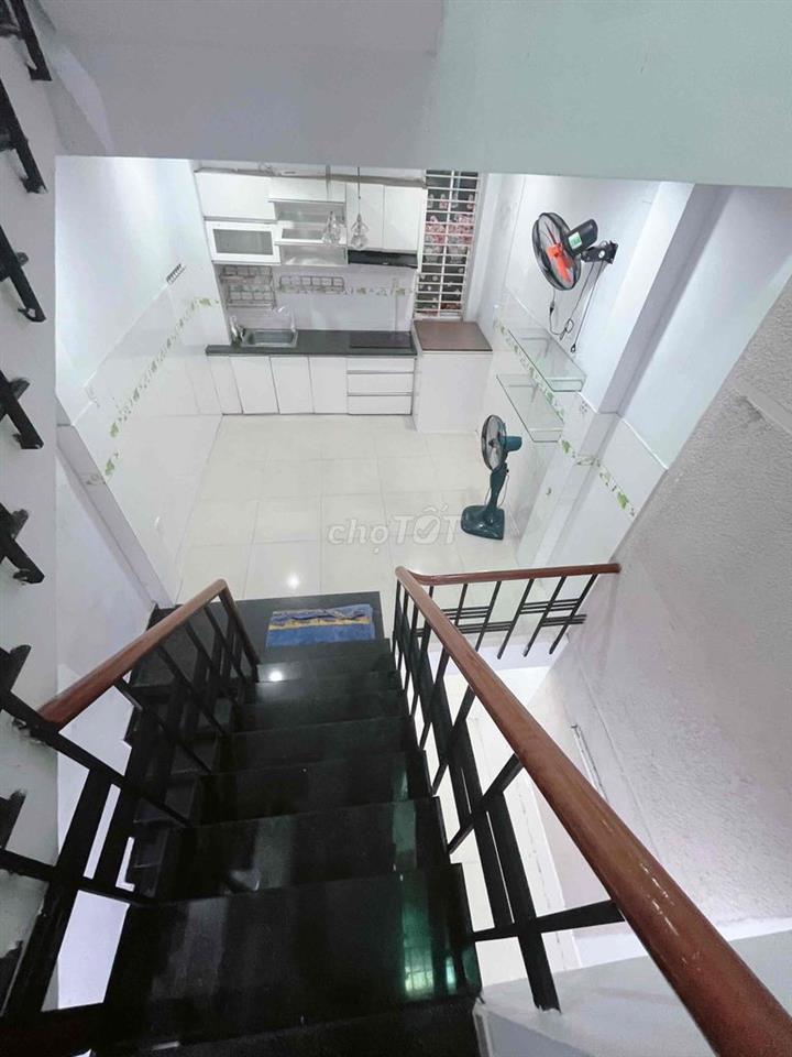 Nhà HXH Tuệ Tĩnh 3PN 3WC 2 Máy Lạnh - Gần Lê Đại Hành