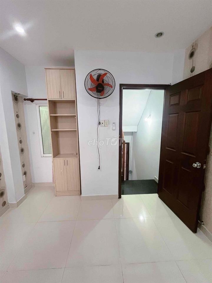 Nhà HXH Tuệ Tĩnh 3PN 3WC 2 Máy Lạnh - Gần Lê Đại Hành