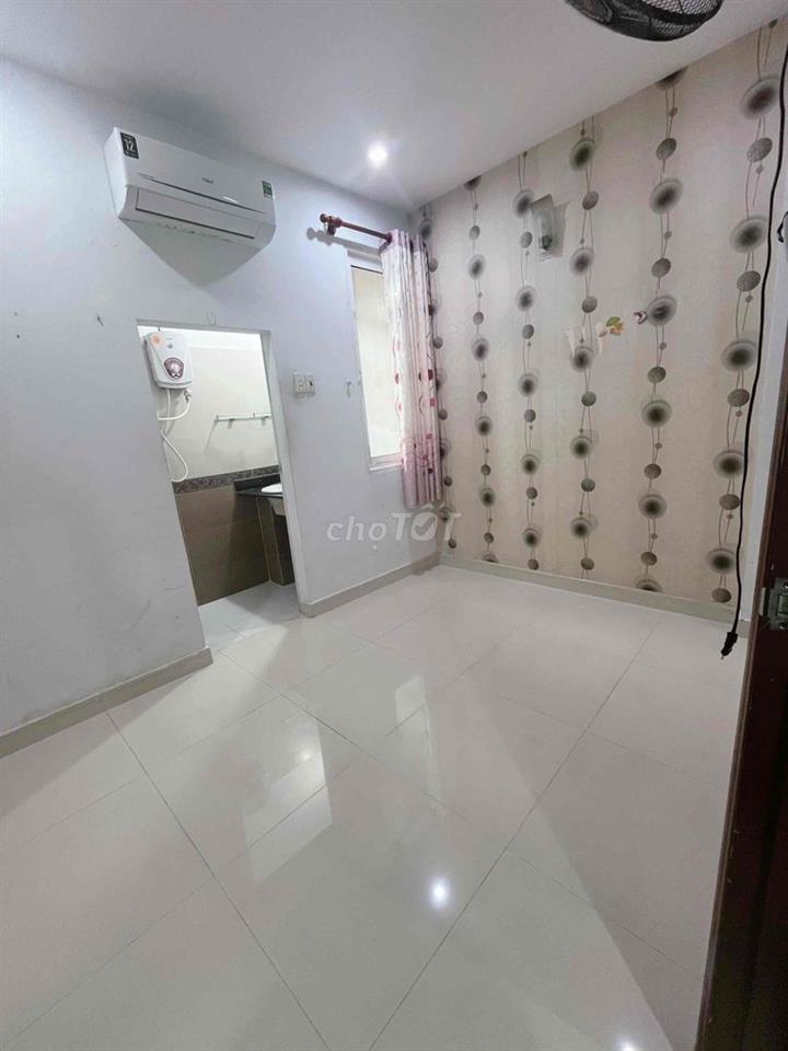 Nhà HXH Tuệ Tĩnh 3PN 3WC 2 Máy Lạnh - Gần Lê Đại Hành