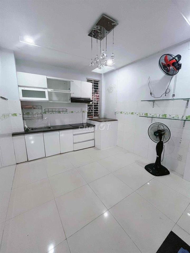 Nhà HXH Tuệ Tĩnh 3PN 3WC 2 Máy Lạnh - Gần Lê Đại Hành