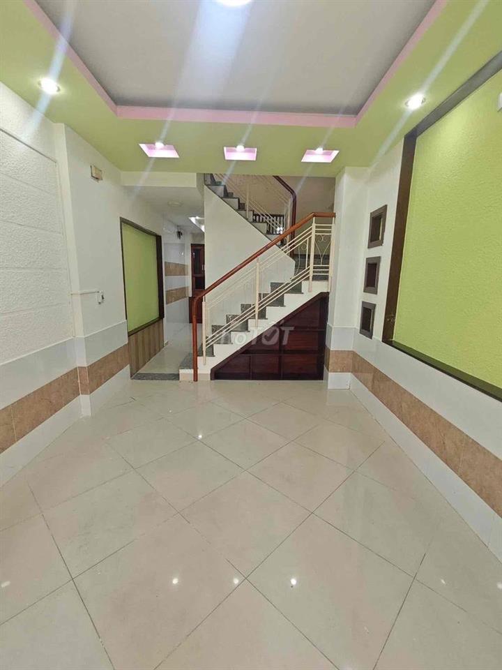 Nhà HXT Minh Phụng 2 Lầu 3PN 3 Máy Lạnh 3Wc 3,5x10m
