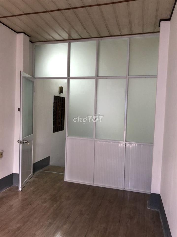 Nhà mặt tiền đường cho thuê nguyên căn.