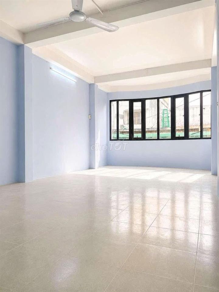 Cho thuê nhà nguyên căn hẻm xe tải Lạc Long Quân
