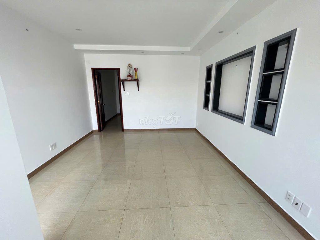 Nhà nguyên căn Mặt Tiền đường Lạc Long Quân P5