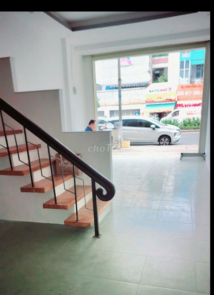 Nhà nguyên căn Mặt Tiền đường Lạc Long Quân P5