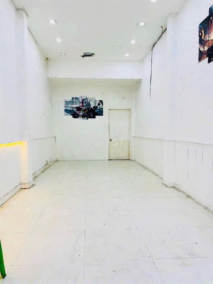 Nhà nguyên căn MT Minh Phụng vỉa hè rộng 5m