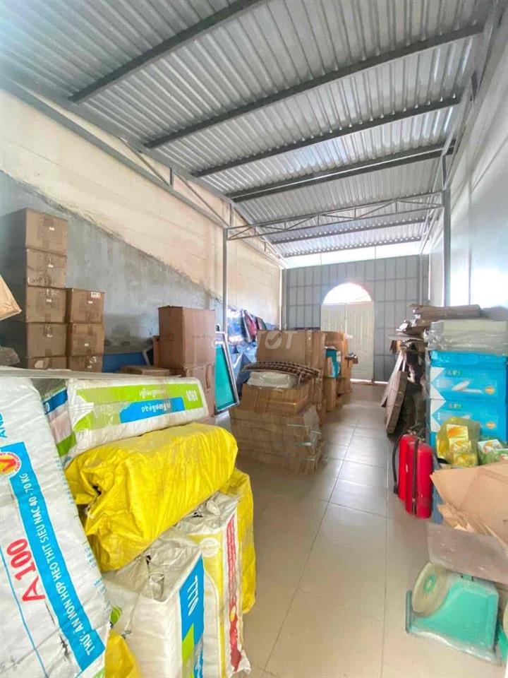 Nhà Rộng rải nở hậu 8m hẻm xe tải Lạc Long Quận