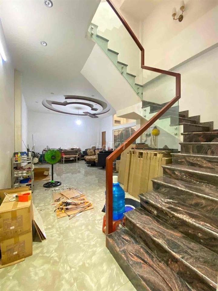 Nhà Rộng rải nở hậu 8m hẻm xe tải Lạc Long Quận