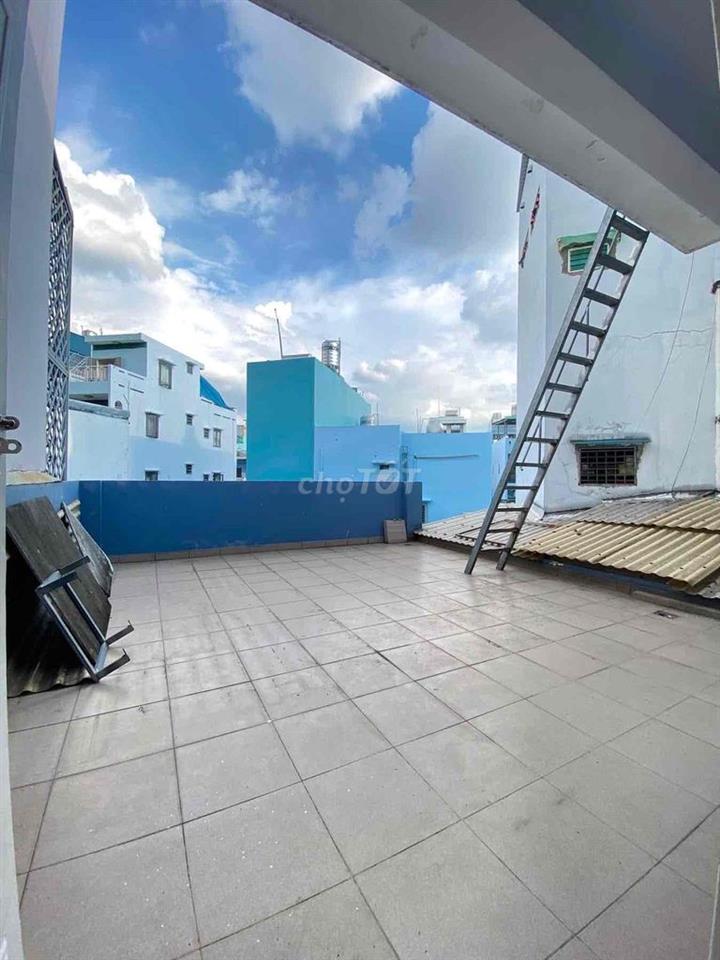 Nhà Rộng rải nở hậu 8m hẻm xe tải Lạc Long Quận